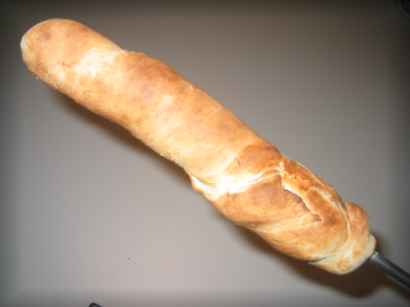Stockbrot mit Würstchen