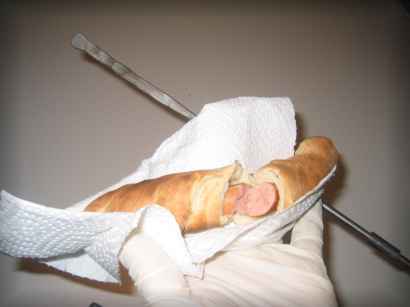 Stockbrot mit Würstchen